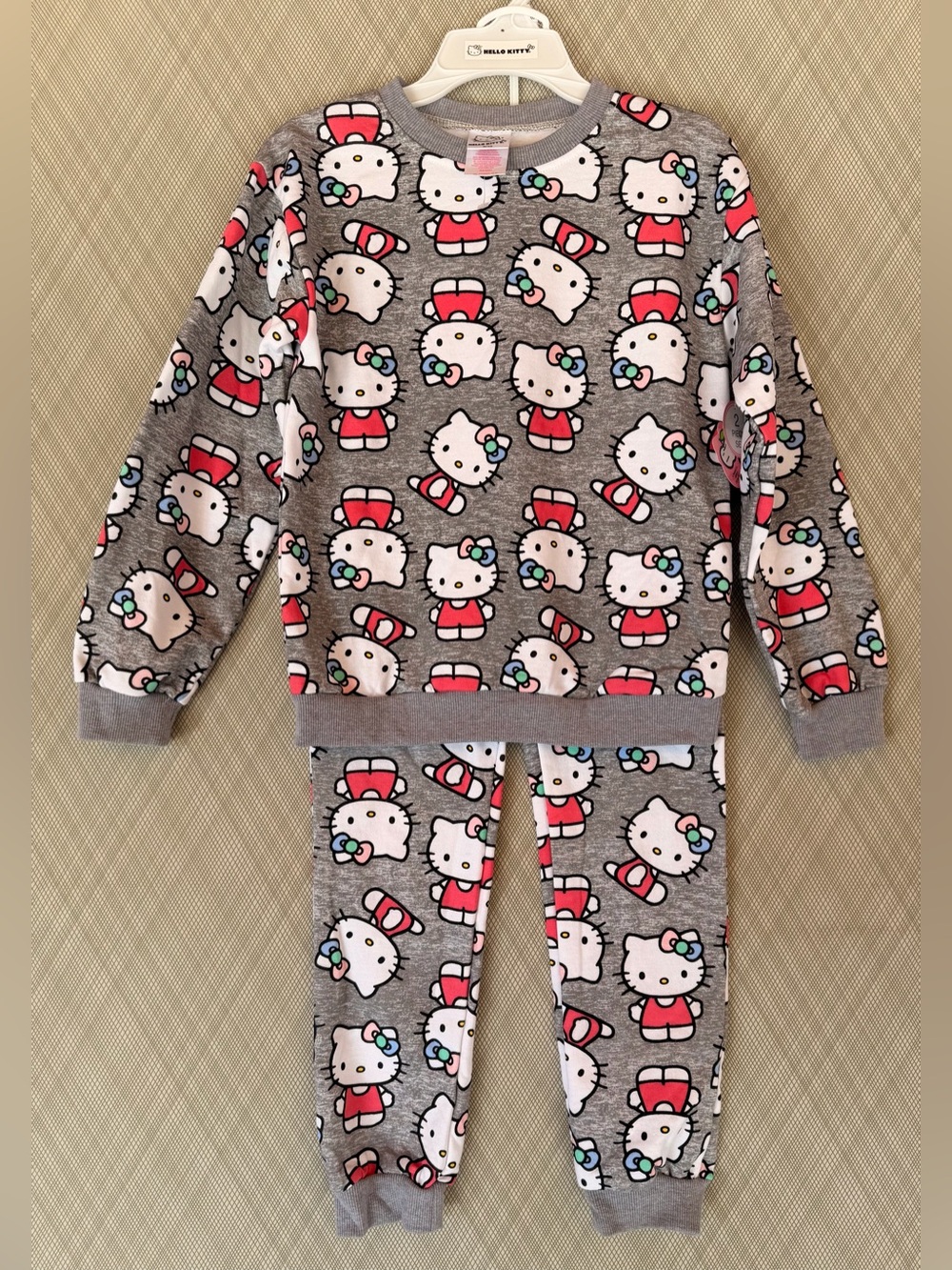 Hello Kitty by Sanrio-Fleece crewneck sweatshirt and pant 2pc Set (Sz 8/10) NWT